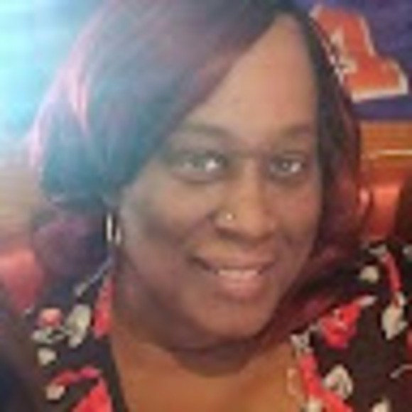 Meet your Posher, Debra - Picture 1 of 1